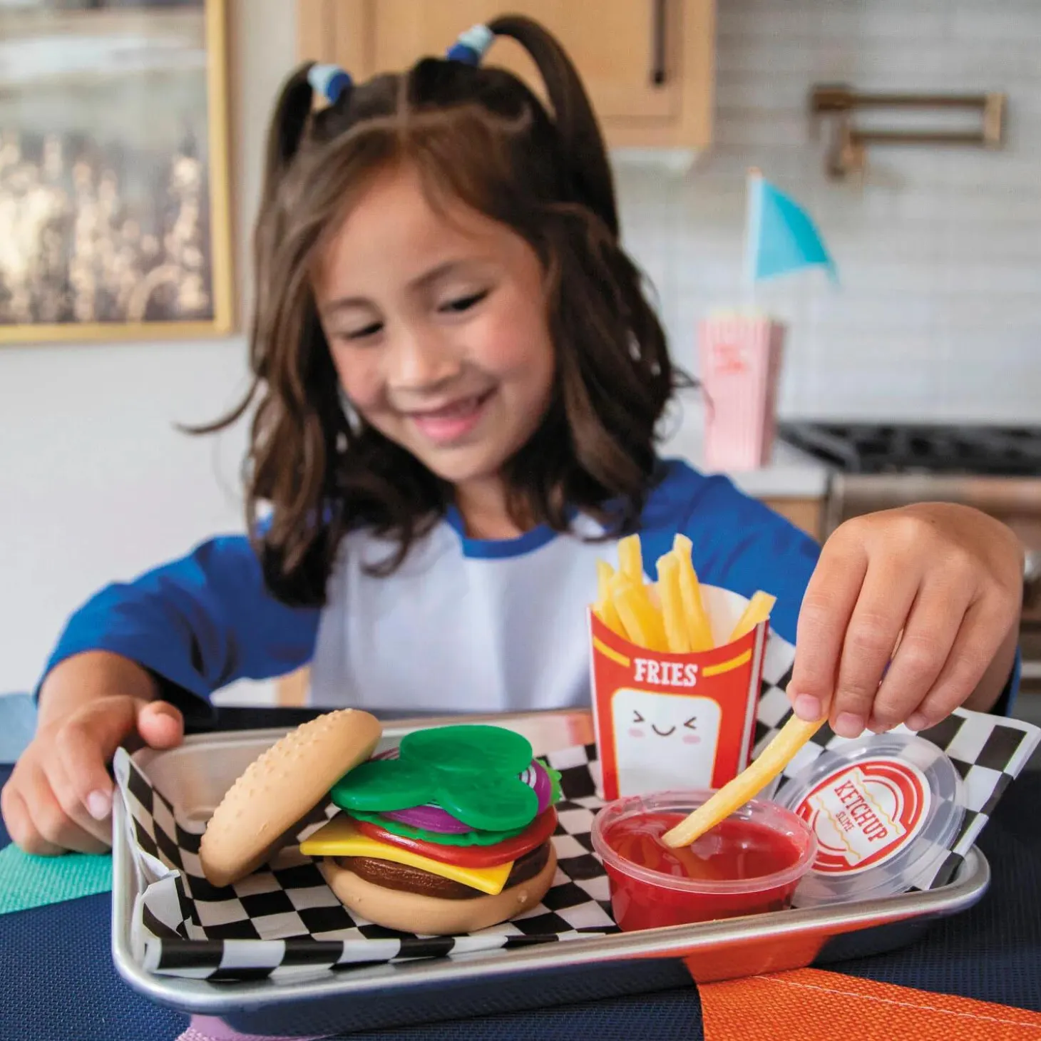 Foodie Fidgets Fan Foods: Squishy Burger Basket with 19 Tactile Sensory Pieces & Slime