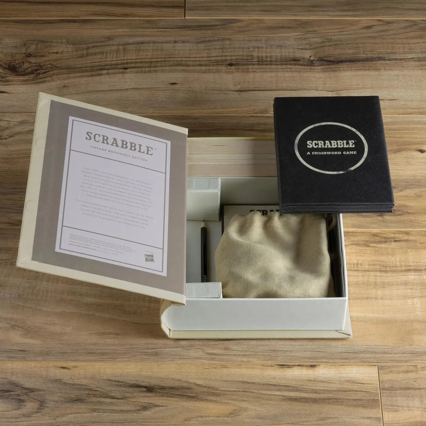 Scrabble Vintage Bookshelf Edition