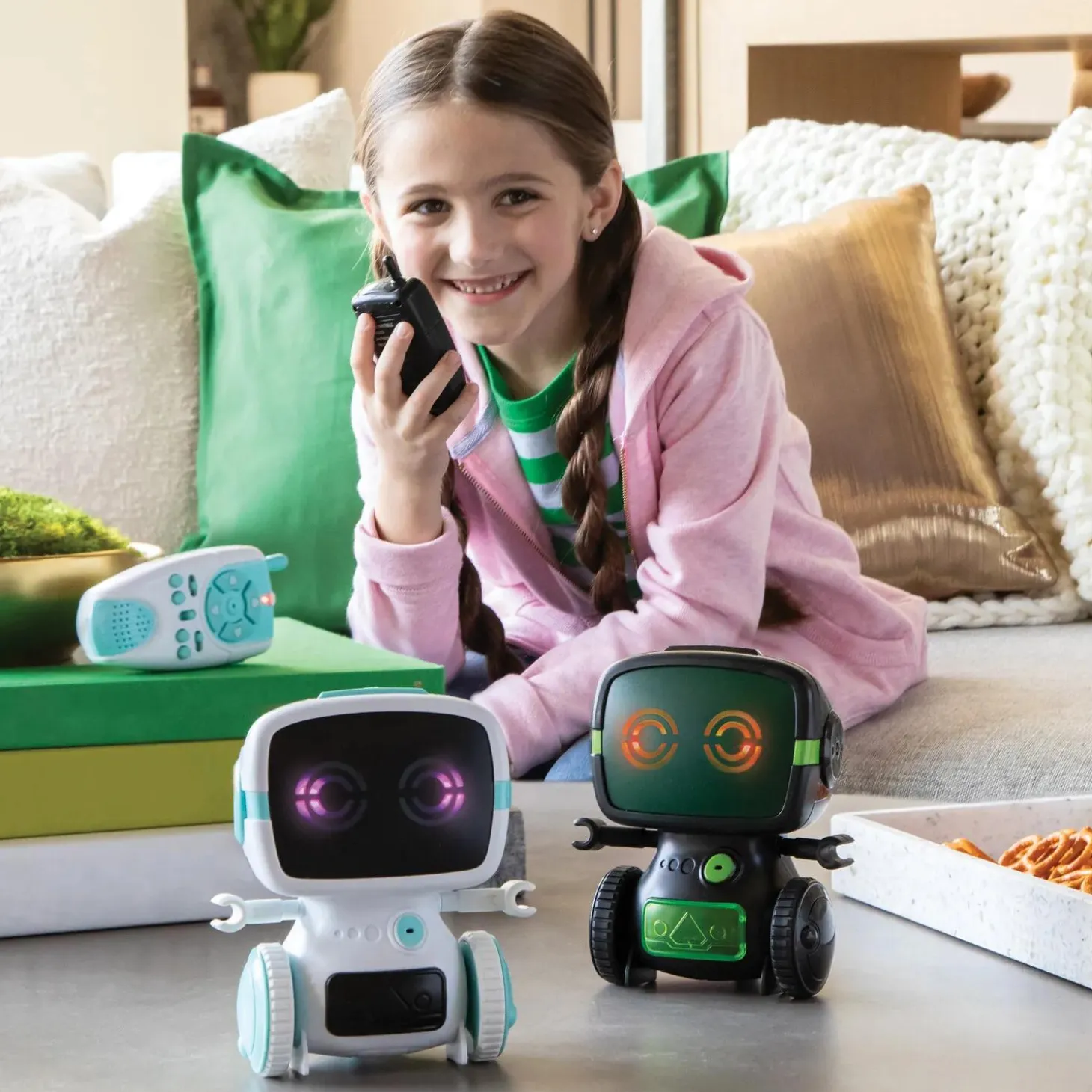 Walkie Talkie Robot: White & Teal